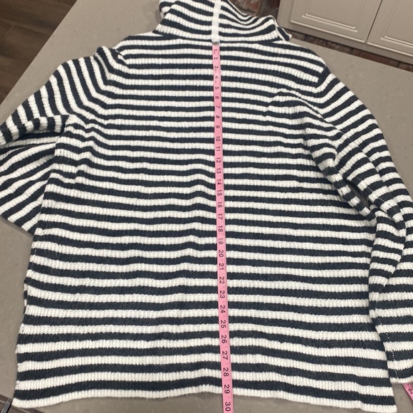 NWT gap grey white striped hooded sweater XL tall - Picture 9 of 11